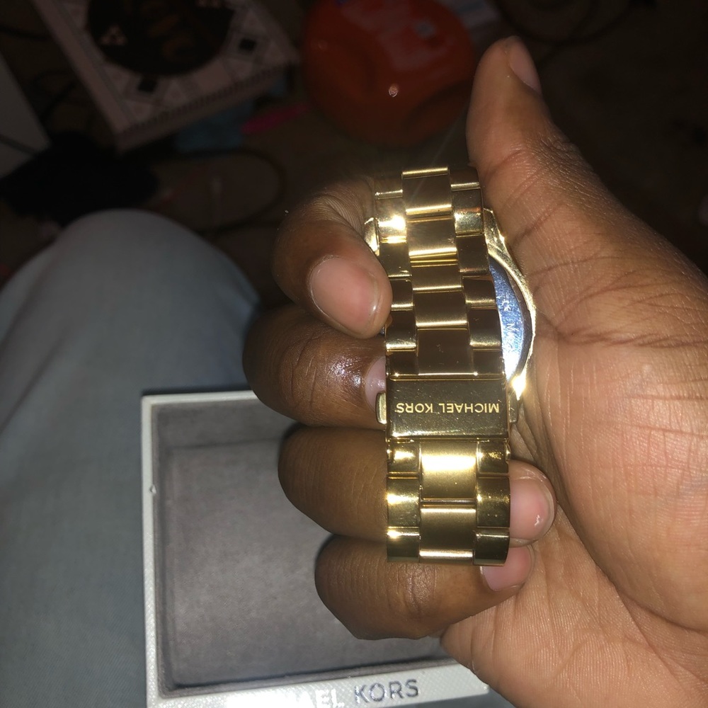 Watch - Picture 3 of 8